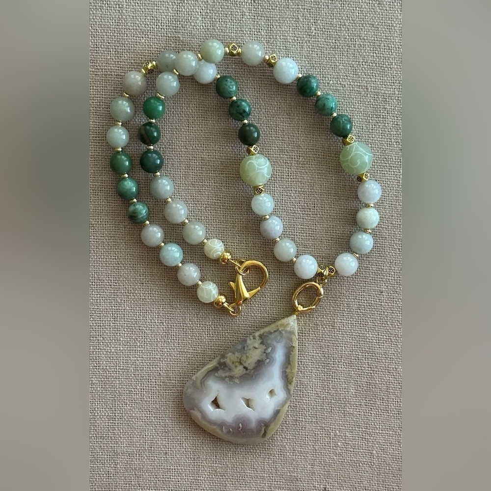 22 inch Mixed Jade beads Patina made Necklace NWOT
